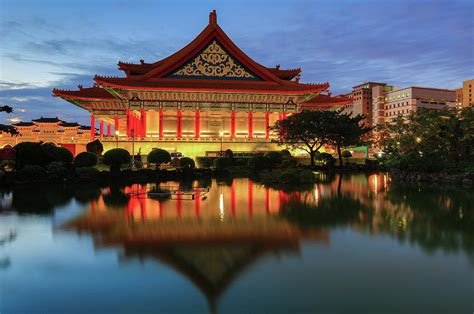 Asian palace - Asia Palace Hotel Tận hưởng những điều tuyệt vời nhất của Hà Nội khi ở lại Asia Palace Hotel, nơi quý khách sẽ ở ngay trung tâm thành phố giữa rất nhiều danh lam thắng cảnh. Với vị trí thuận lợi, quý khách có thể dễ dàng tiếp cận các địa điểm "nhất định phải nhìn ...